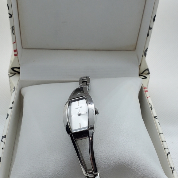 Guess Ladies Watch - Picture 9 of 14